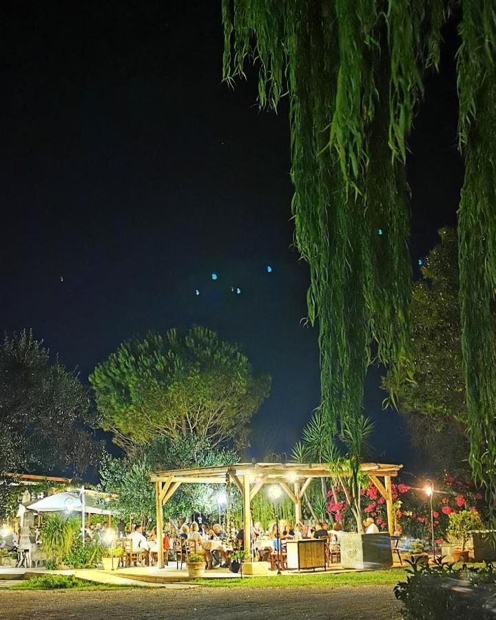 Agriturismo Le Tagliate Uggiano La Chiesa Bagian luar foto